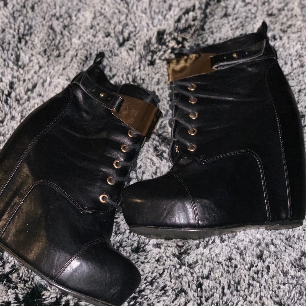 Leather wedge heels